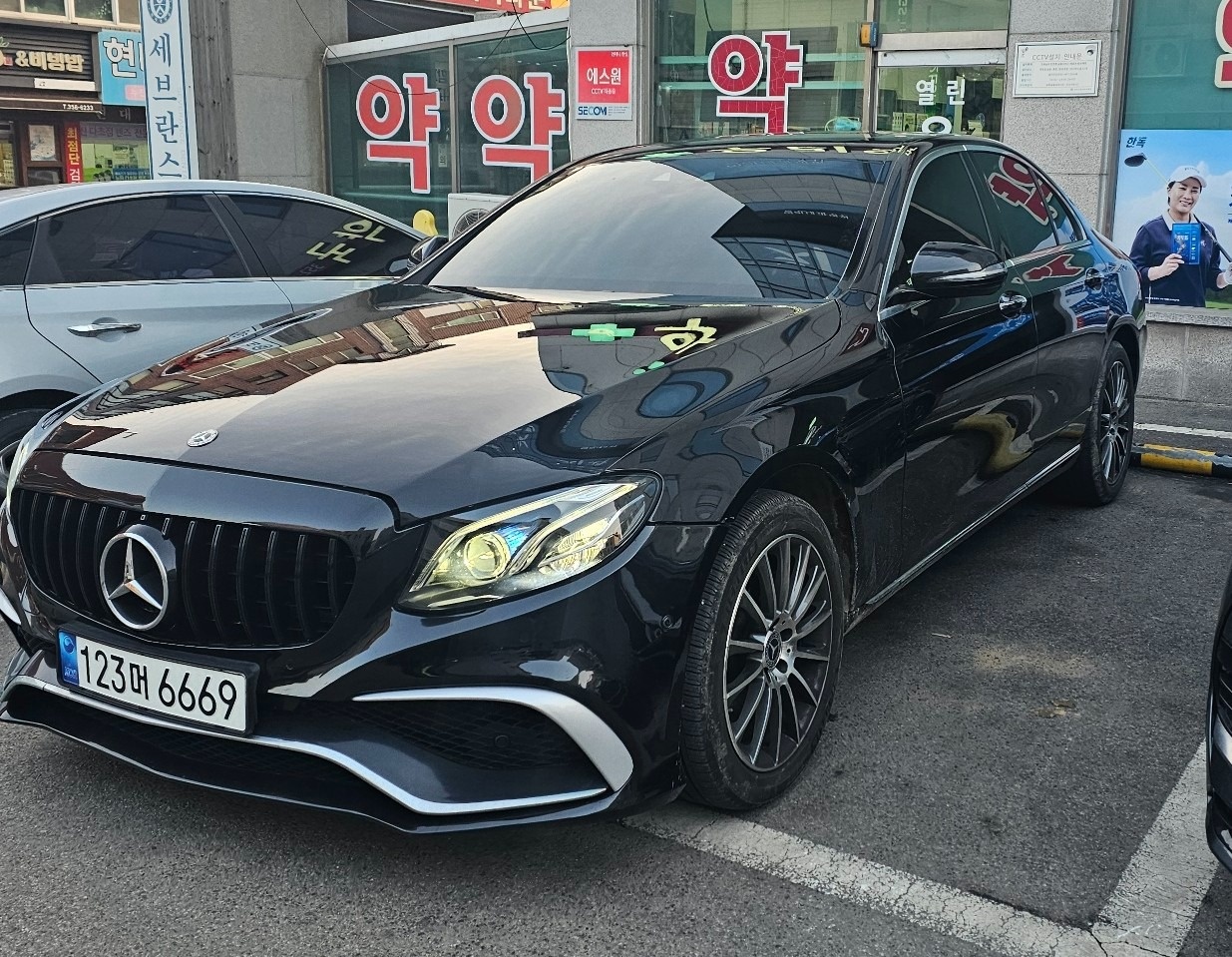 E 클래스 W213 E220 d 4Matic 전기형 (194마력)아방가르드 매물 썸네일