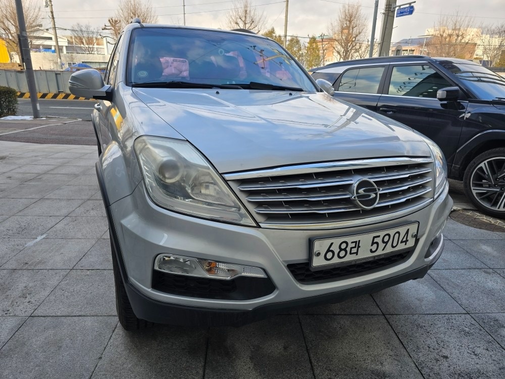 렉스턴 W Y200 7인승(RX7 2.0) 4WD 럭셔리 매물 썸네일