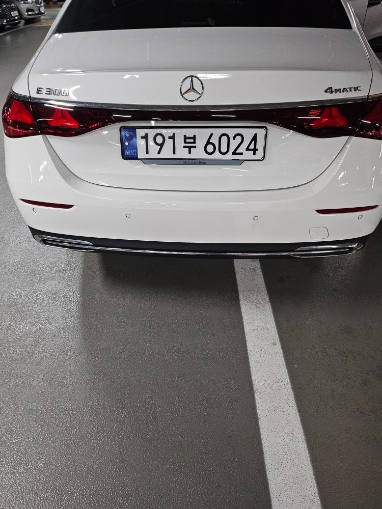 E 클래스 W214 E300 4Matic (258마력)익스쿨루시브 매물 썸네일