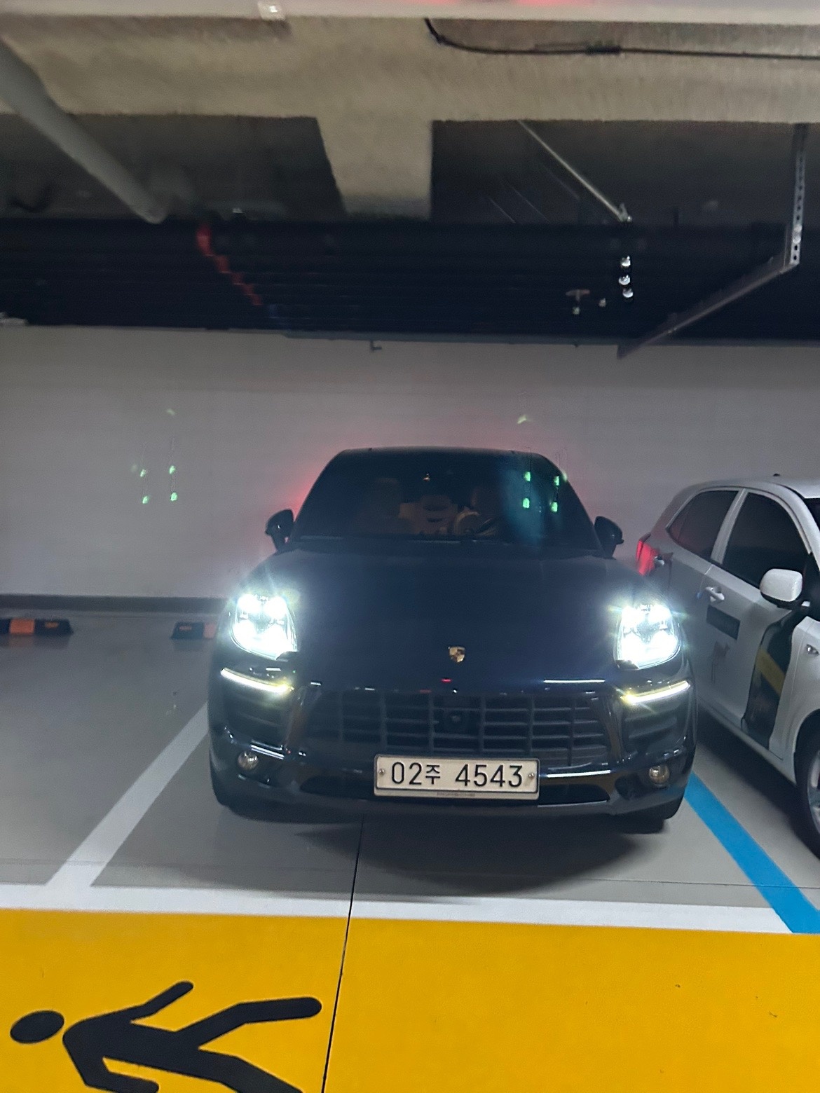 마칸 95B 2.0 (R4 TFSI) 4WD 전기형 (252마력) 매물 썸네일