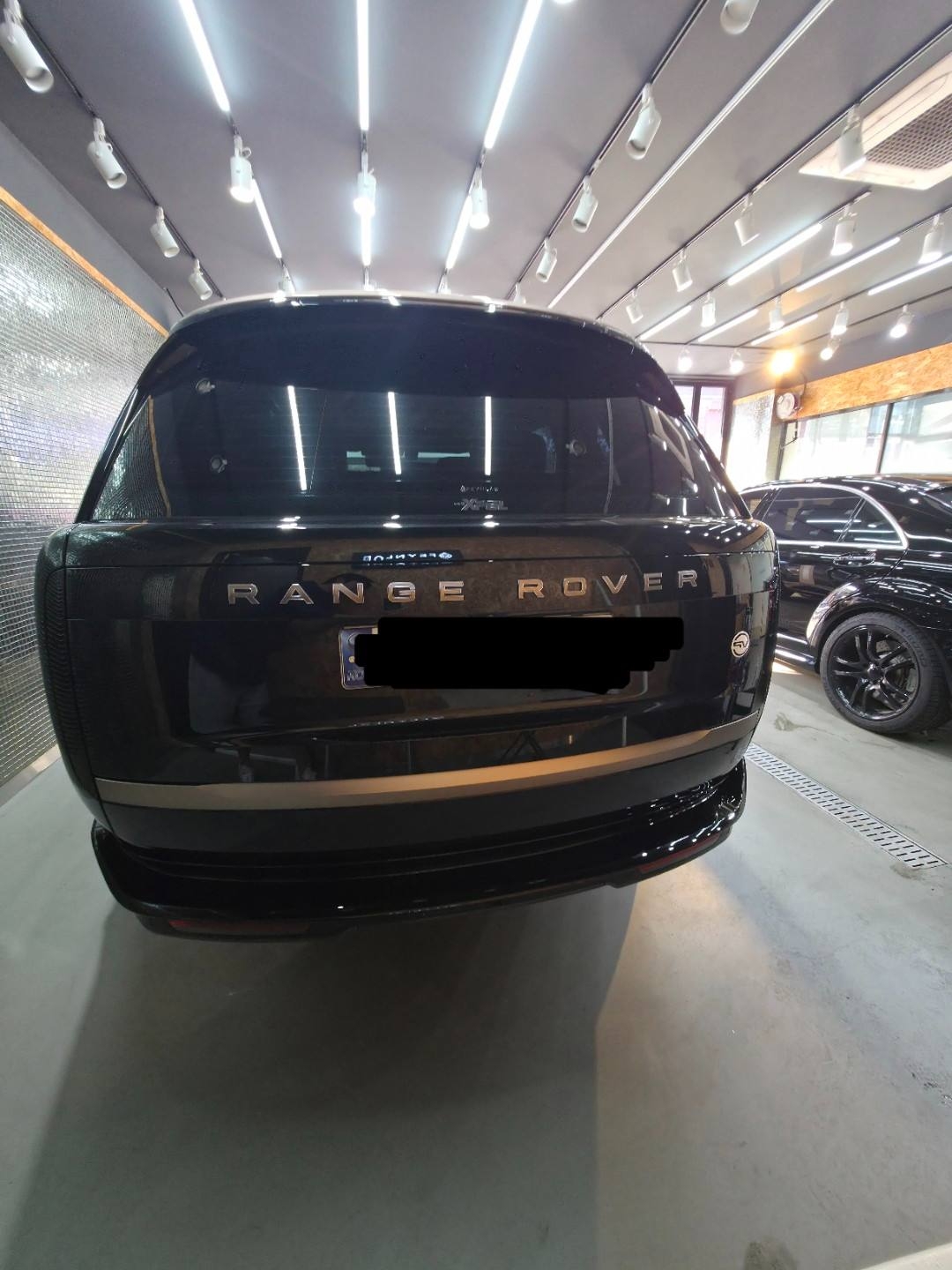 랜드로버 레인지로버 4.4 P615 LWB SV 2025 실버 사진 4