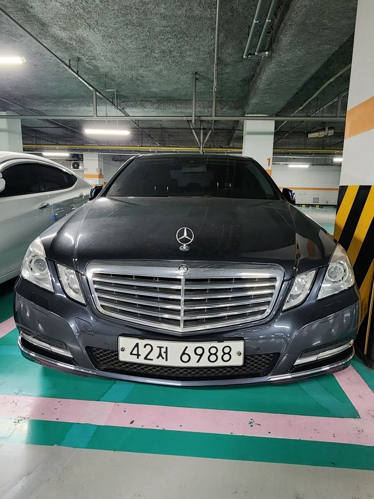 E 클래스 W212 E300 중기형 (245마력)엘레강스 매물 썸네일