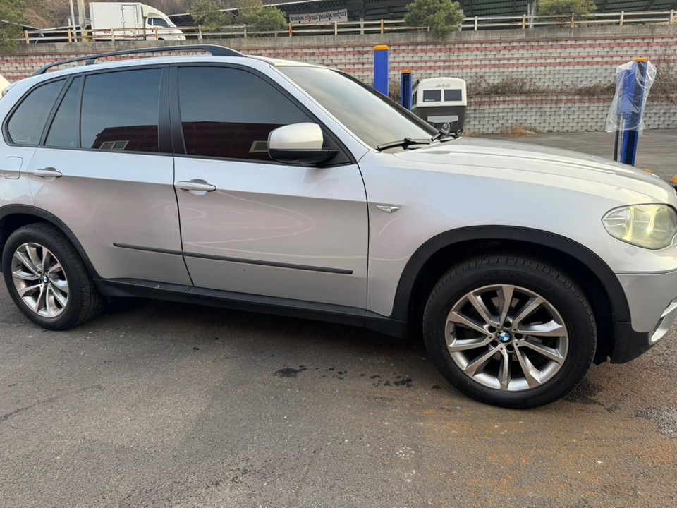 X5 E70 30d xDrive 후기형 (245마력) 매물 썸네일