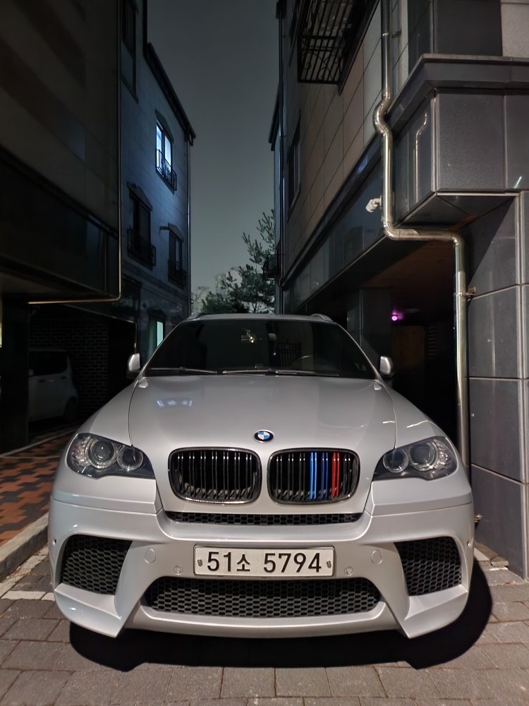 X6 E71 50 i xDrive (407마력) 매물 썸네일