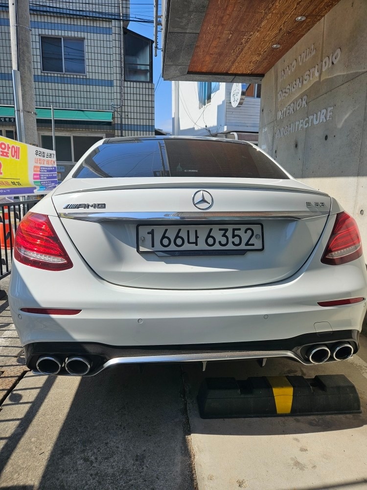 E 클래스 W213 E53 amg (MHEV) 4Matic+ 전기형 (435마력) 매물 썸네일