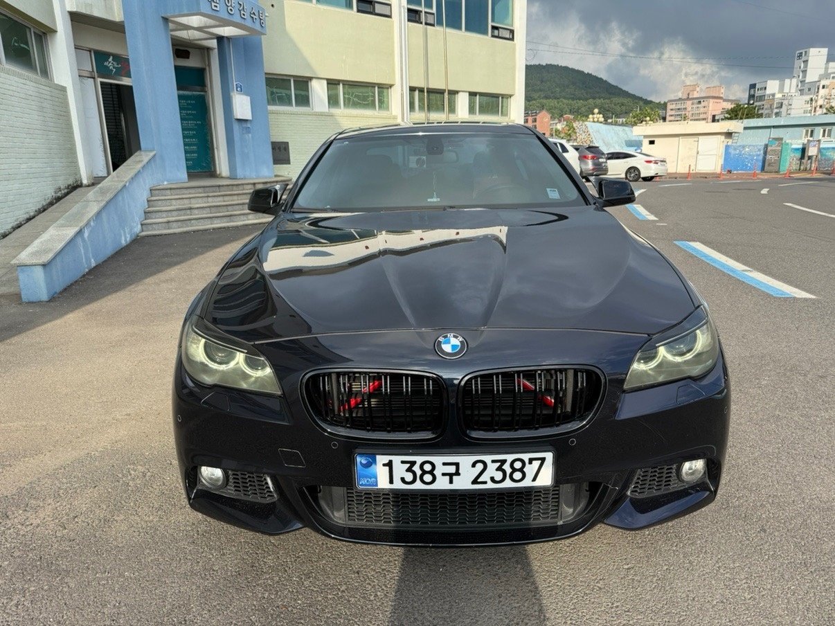 5시리즈 F10 528 i 전기형 (258마력) 매물 썸네일