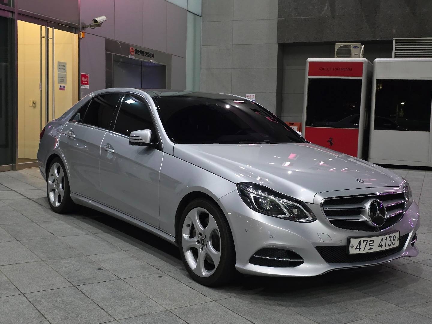 E 클래스 W212 E400 4Matic 후기형 (333마력) 매물 썸네일