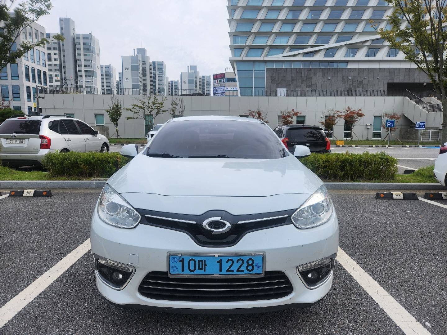 SM3 Z.E BEV(22kWh) FWD RE(135km) 매물 썸네일