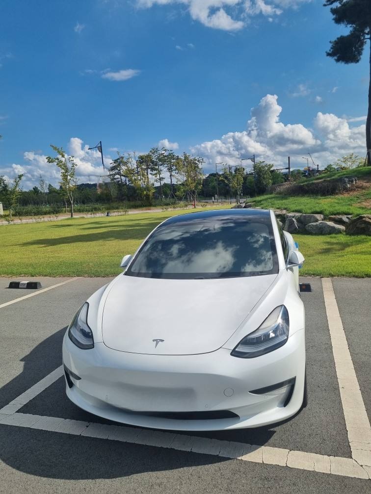 모델 3 BEV(75kWh) AWD 롱 레인지 매물 썸네일