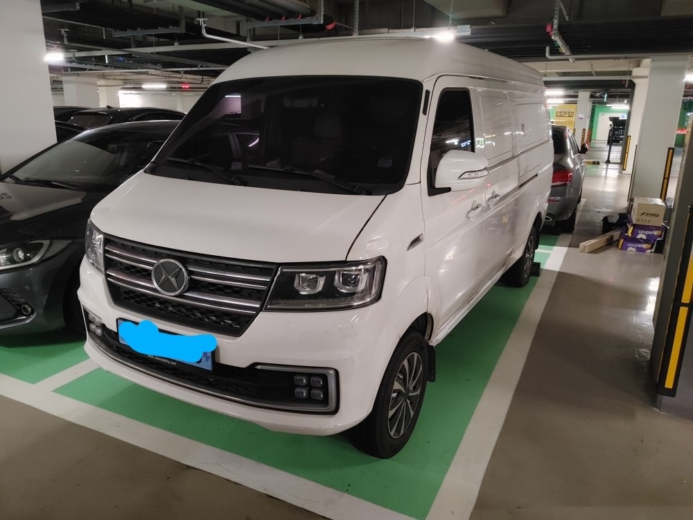 이티밴 BEV(2인승 41.9kWh) RWD (227km) 매물 썸네일