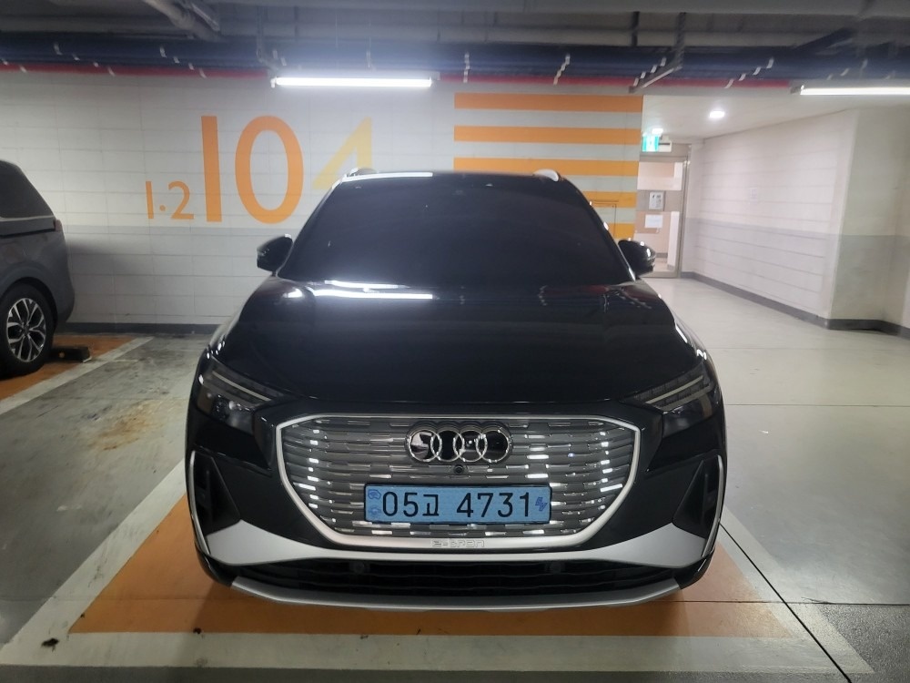 Q4 e-tron BEV(82kWh) RWD 40 (386km) 매물 썸네일