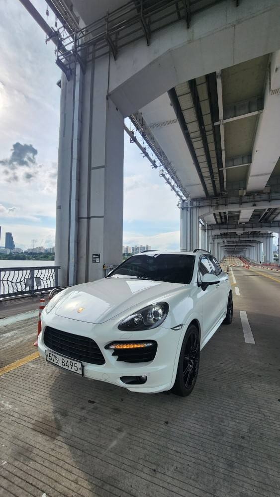 카이엔 958 4.8 GTS (V8 tiptronic) (420마력) 매물 썸네일