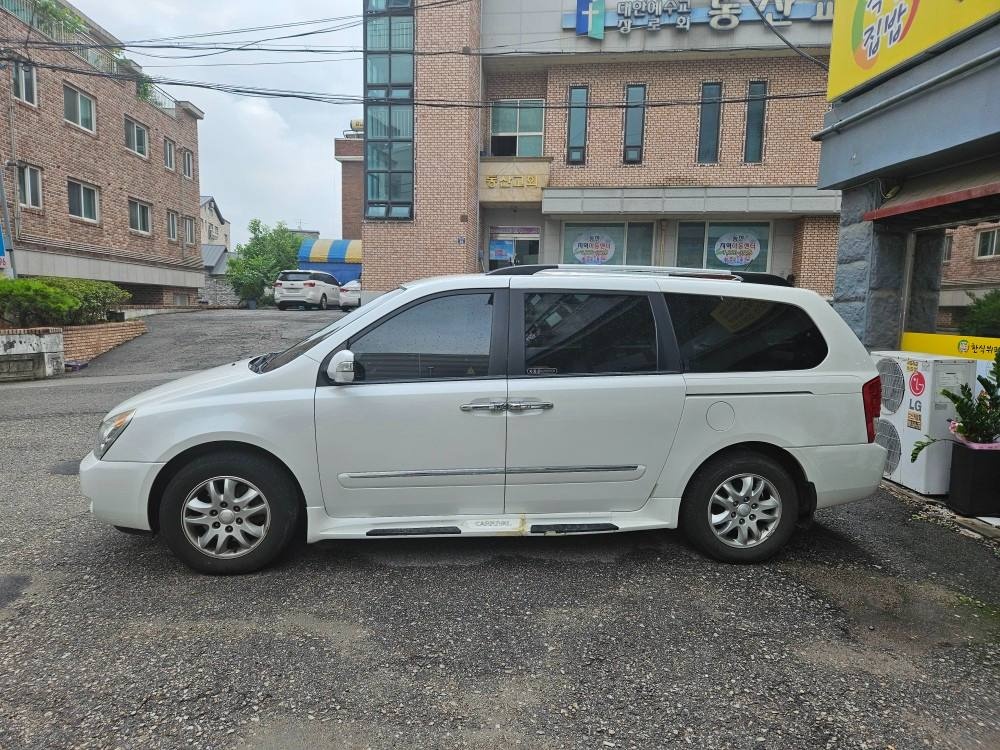 카니발 R VQ 11인승 (디젤 2.2) GLX 최고급형 매물 썸네일