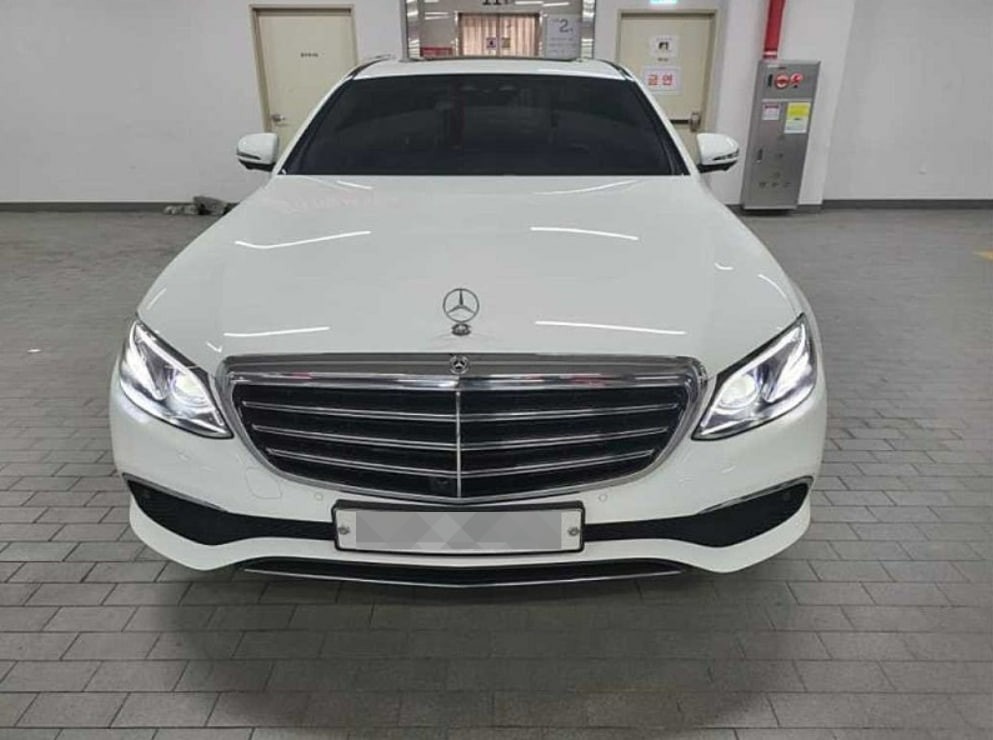 E 클래스 W213 E300 4Matic 전기형 (211마력) 매물 썸네일