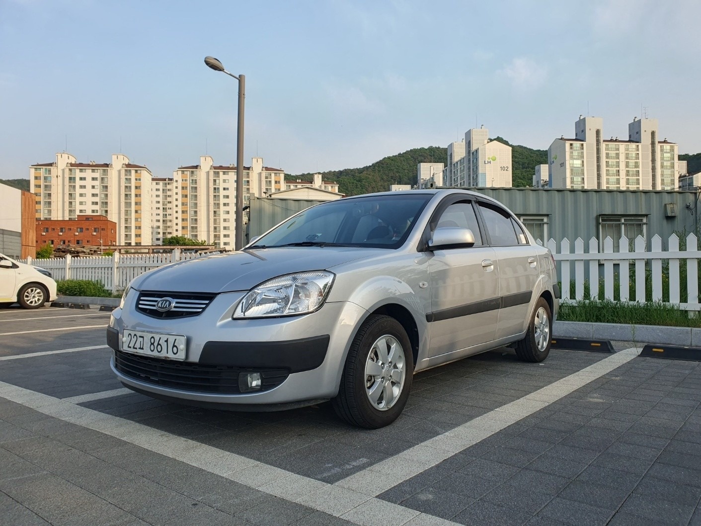 뉴 프라이드 JB 4DR 1.4(DOHC) LX 매물 썸네일