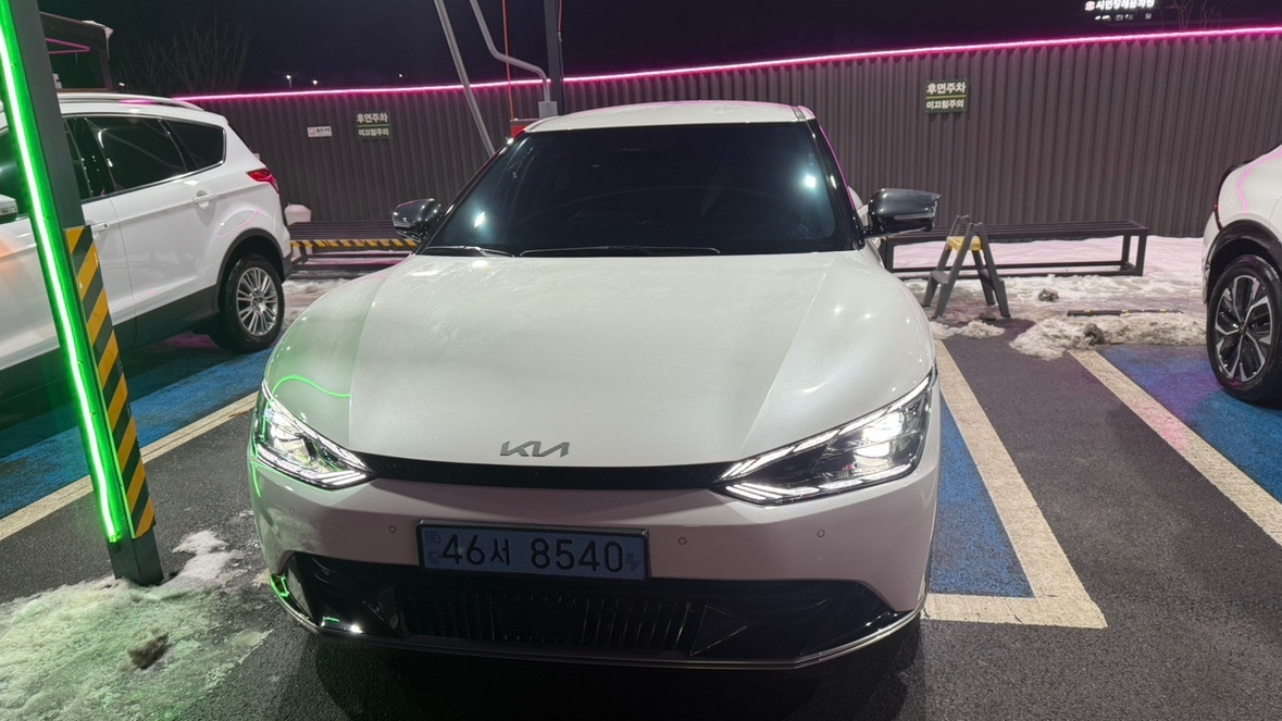 EV6 CV BEV(롱레인지/77.4kWh) RWD 어스(470km) 매물 썸네일