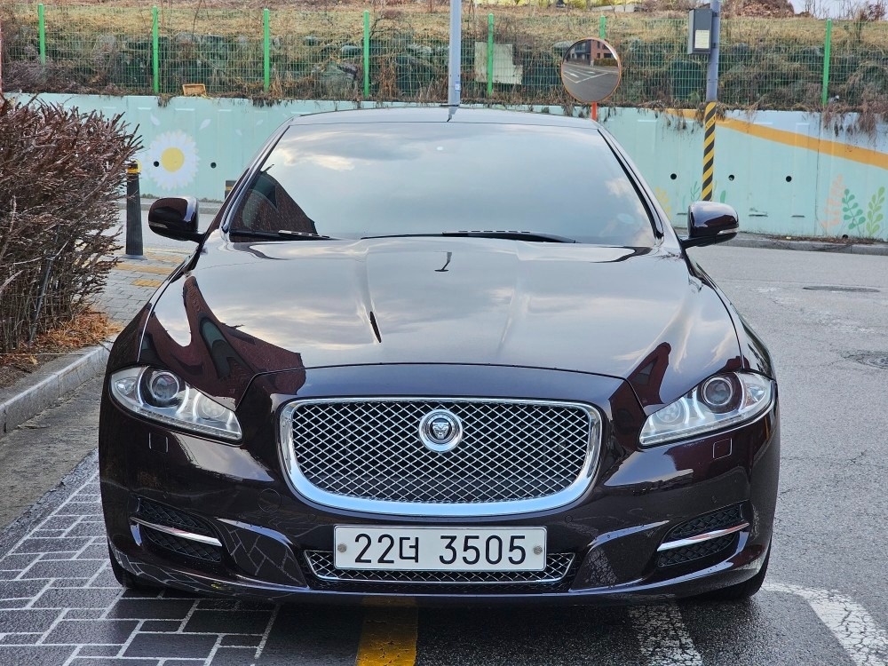 XJ X351 3.0 SC 프리미어 럭셔리 LWB 매물 썸네일