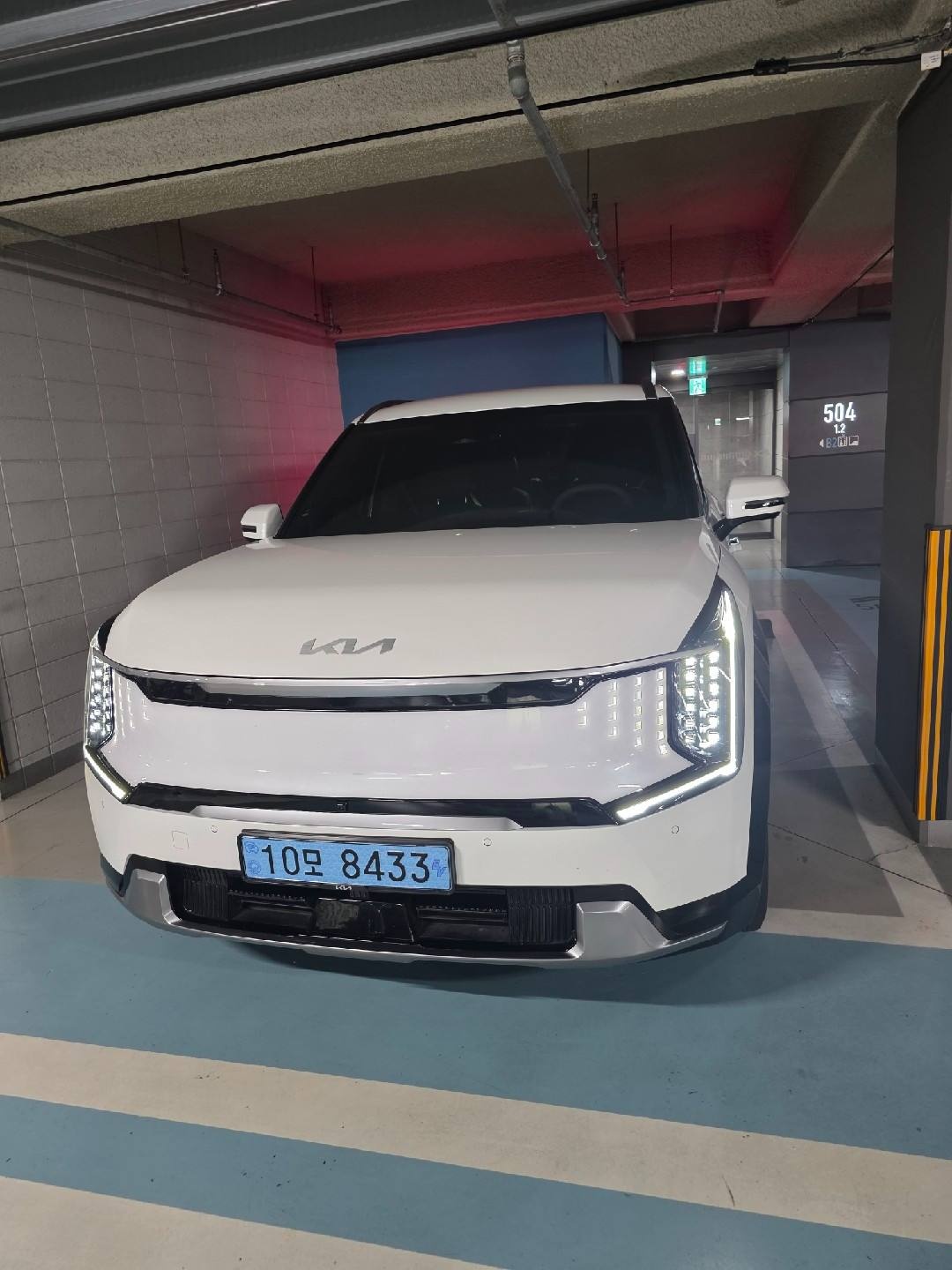 EV9 MV1 BEV(롱레인지/99.8kWh) 4WD 어스(6인승-릴렉션) 매물 썸네일