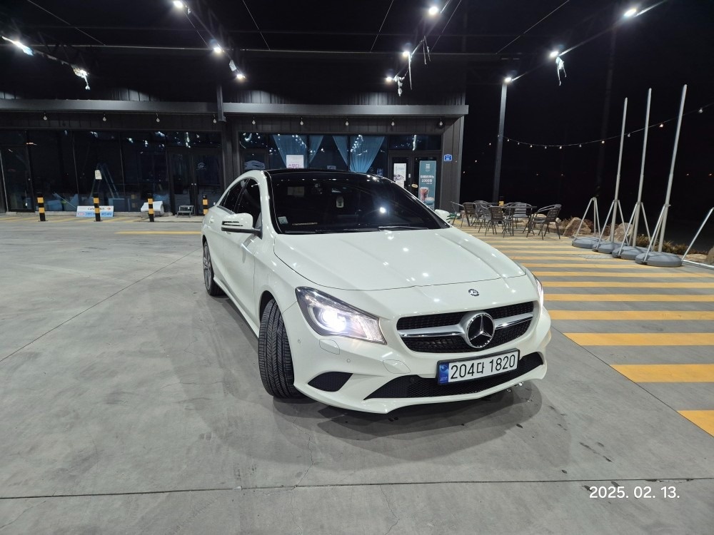 CLA 클래스 C117 CLA200 d 전기형 (136마력)한국형 내비 매물 썸네일