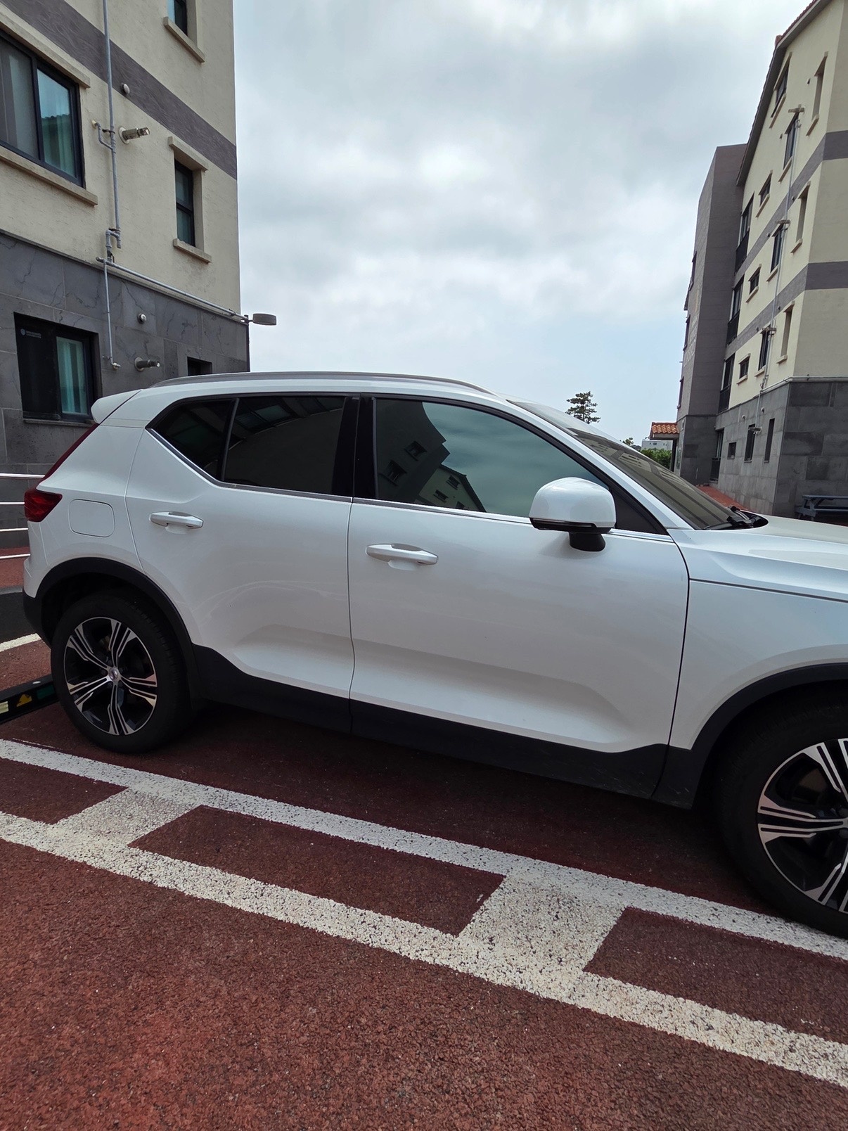 XC40 B4 AWD (197마력) 매물 썸네일