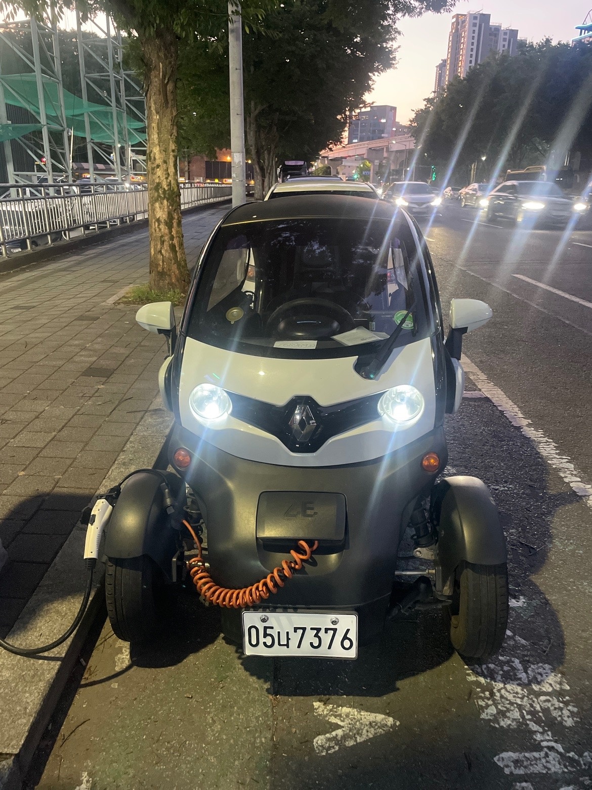 트위지 2인승(6.1KWh) 라이프(55km) 매물 썸네일