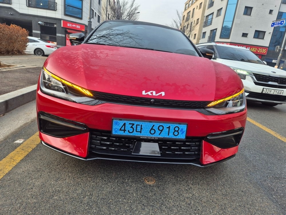 EV6 CV BEV(롱레인지/77.4kWh) RWD GT-Line(434km) 매물 썸네일