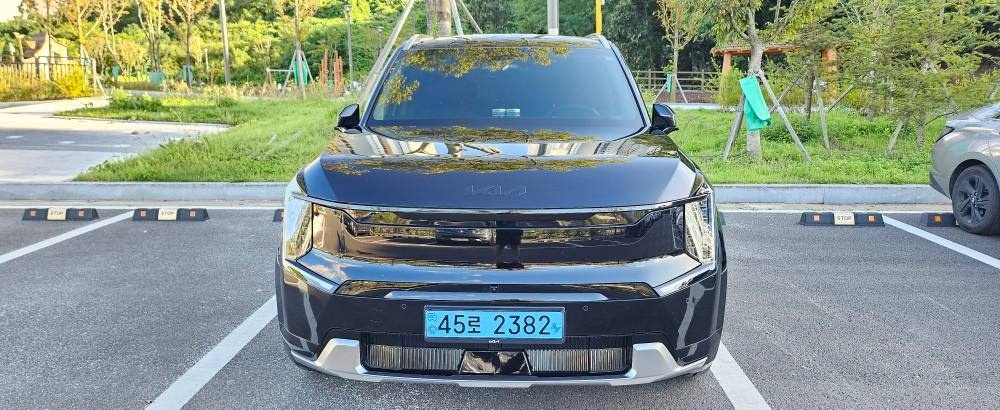 EV9 MV1 BEV(롱레인지/99.8kWh) 4WD 어스(7인승) 매물 썸네일