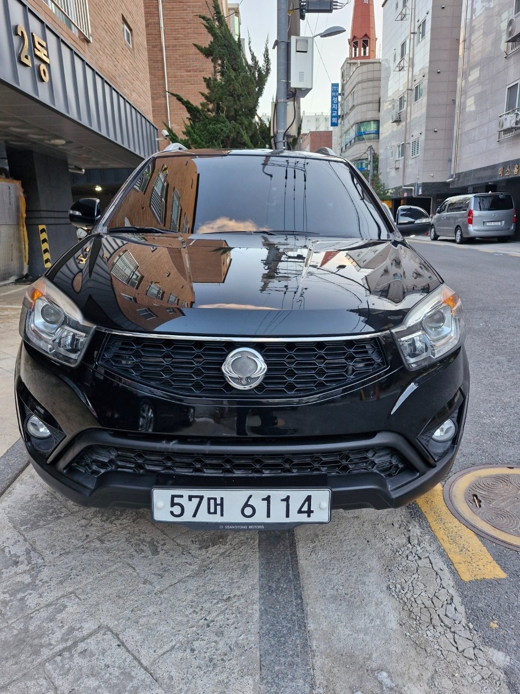 뉴 코란도 C C200 5인승(디젤 2.0) 4WD CVT 어드벤처 60th 에디션 매물 썸네일