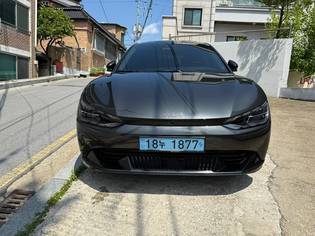 EV6 CV BEV(스탠다드/58.0kWh) RWD 어스(370km) 매물 썸네일