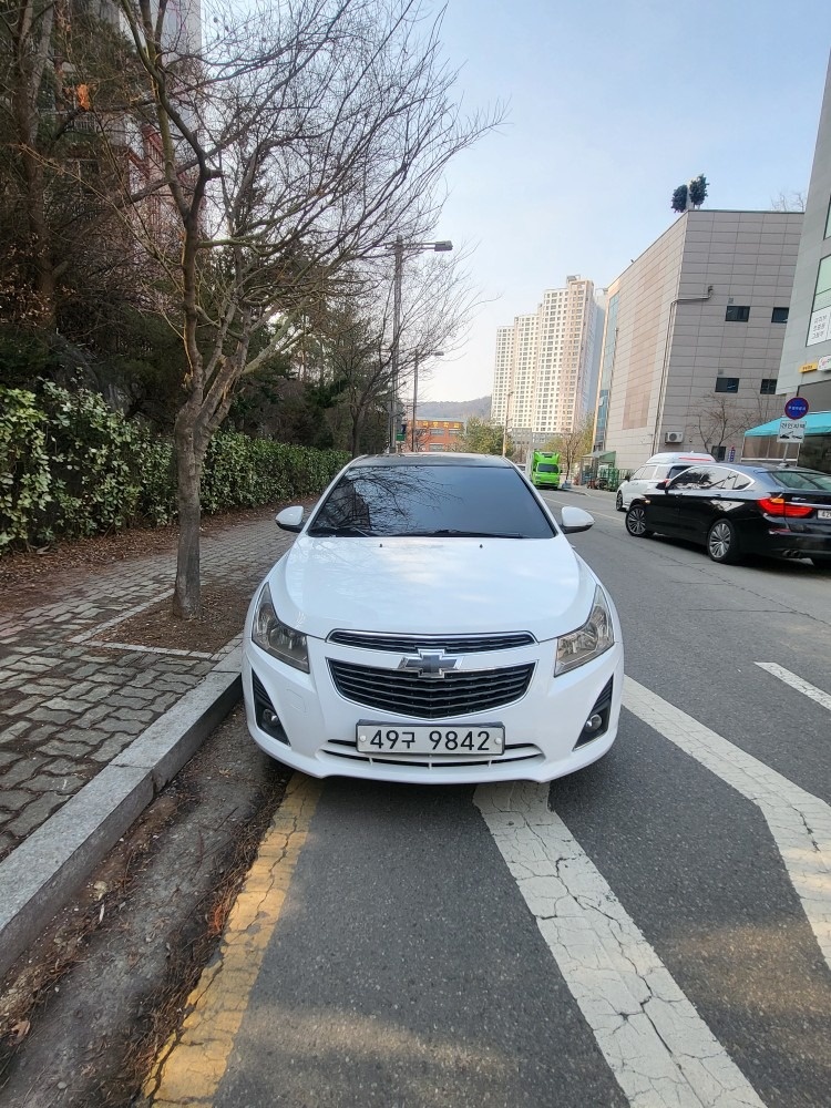 크루즈 J300 4도어 2.0 디젤 FWD LTZ+ 매물 썸네일