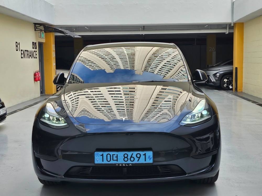 모델 Y BEV(75 kWh) RWD 스탠다드 레인지 매물 썸네일