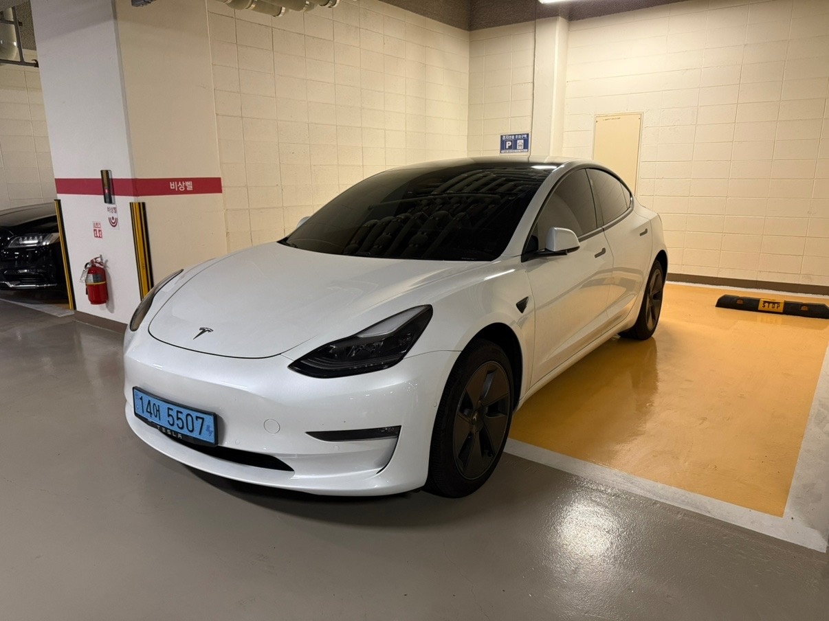 모델 3 BEV(75kWh) AWD 롱 레인지 매물 썸네일