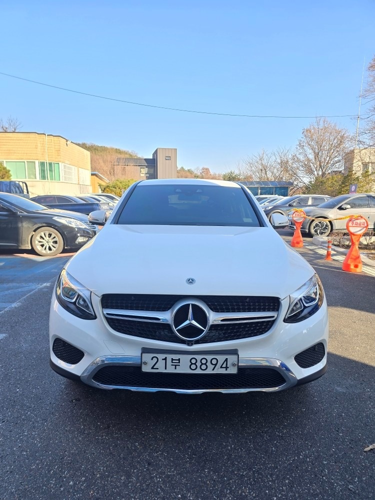 GLC X253 GLC300 4Matic Coupe 전기형 (245마력) 매물 썸네일