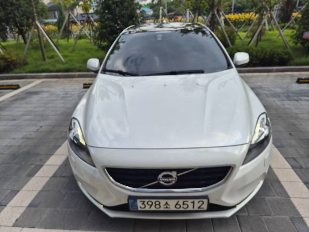 V40 Ⅱ D2 프리미엄 매물 썸네일