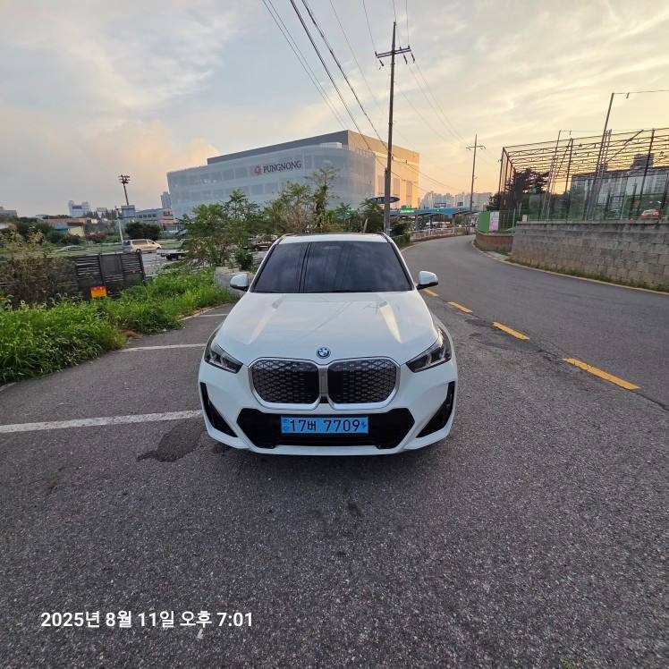 iX1 U11 30(64.7kWh) xDrive (313마력)M 스포츠 매물 썸네일