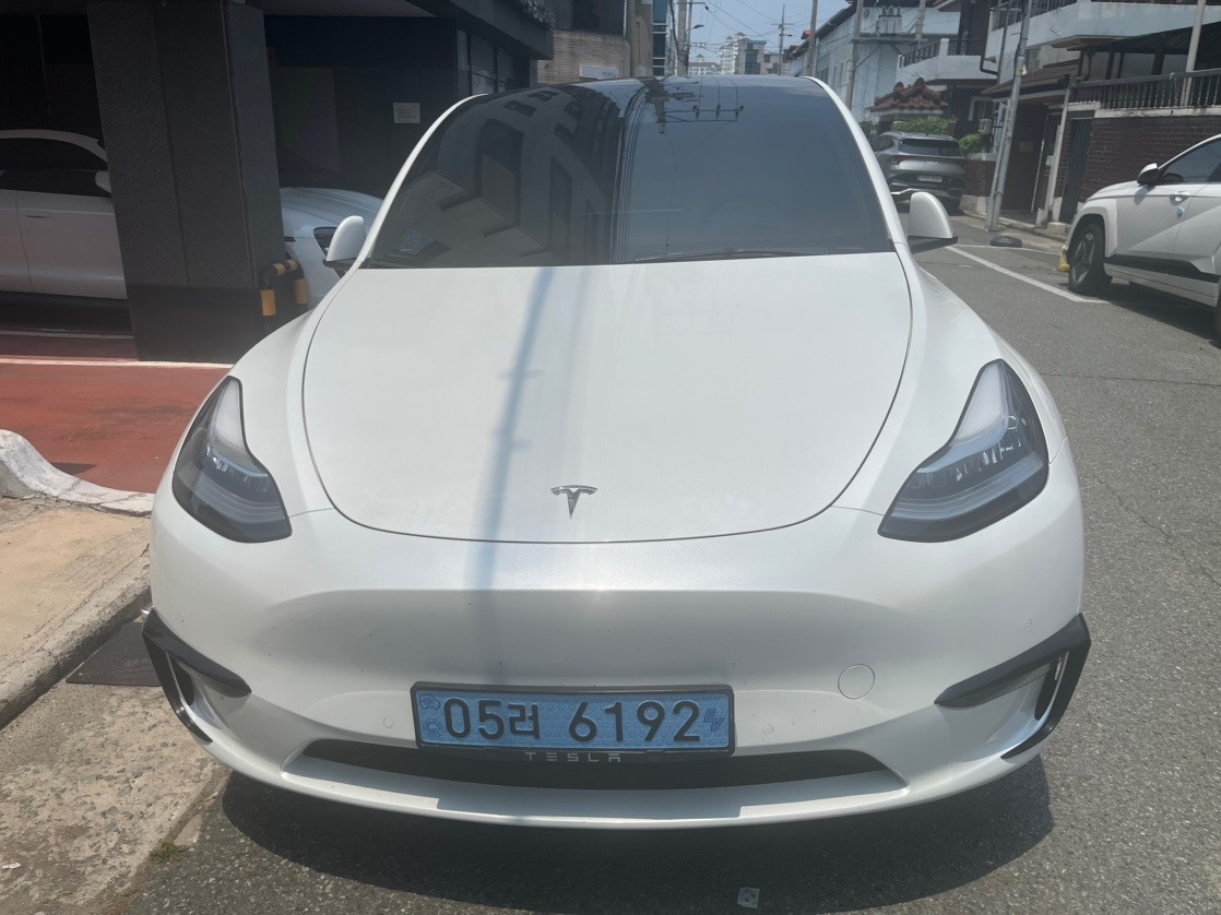모델 Y BEV(89.2 kWh) AWD 롱 레인지 매물 썸네일
