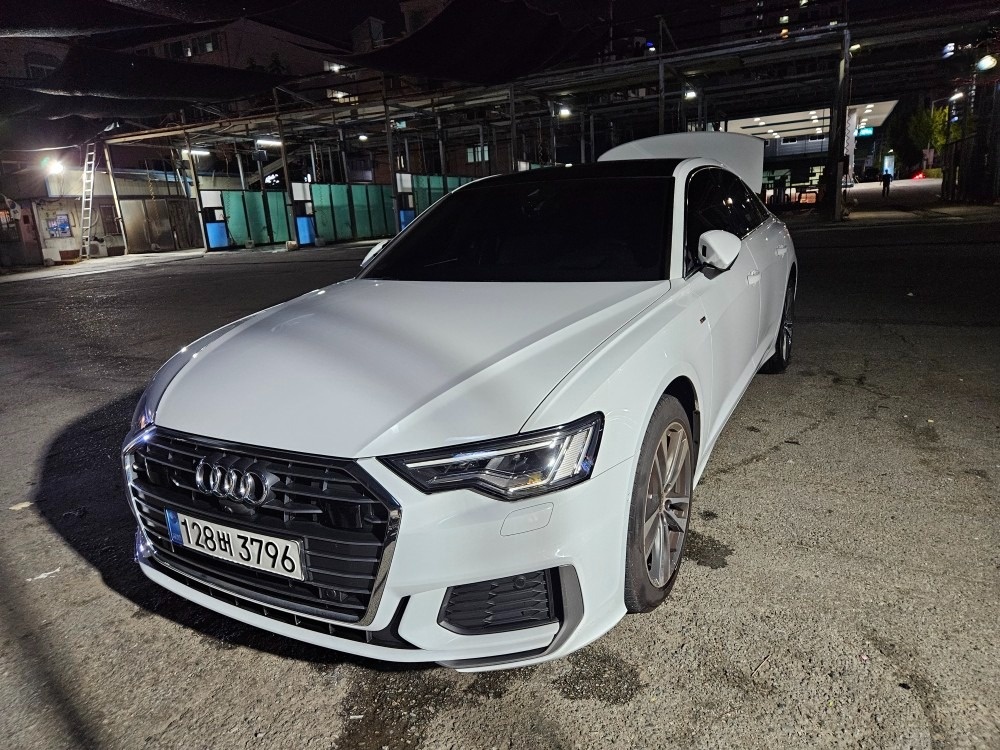 A6 C8/4A 40 TDI (MHEV) (204마력)프리미엄 매물 썸네일