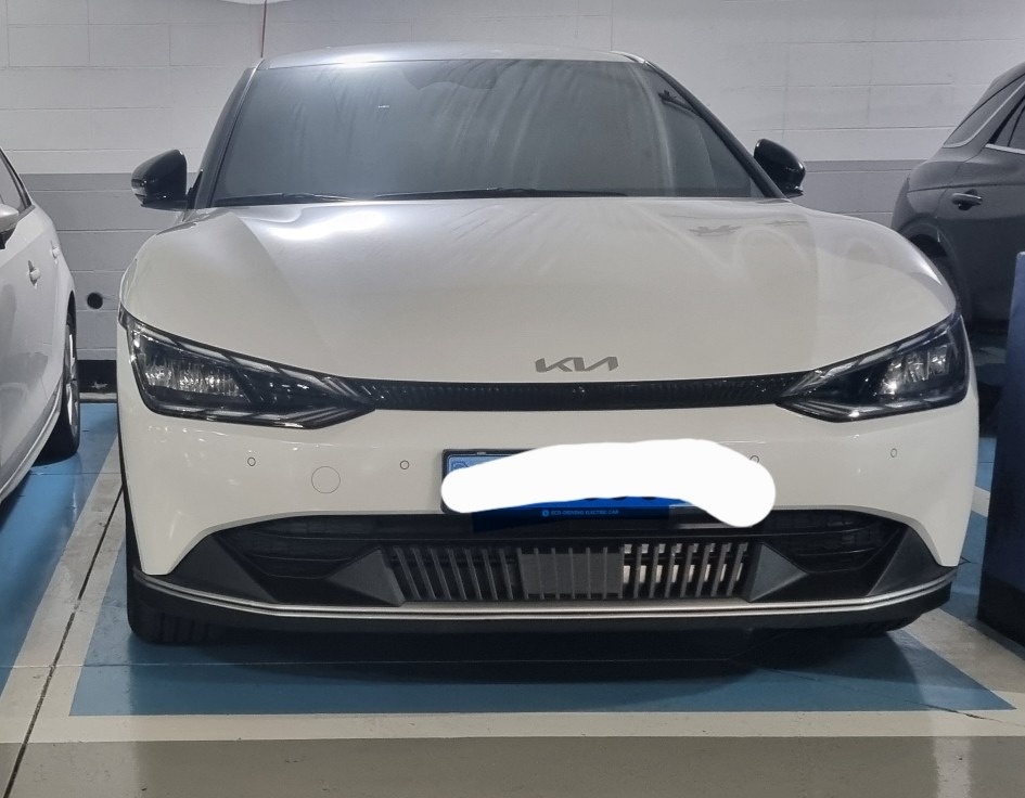 EV6 CV BEV(롱레인지/77.4kWh) RWD 어스(470km) 매물 썸네일