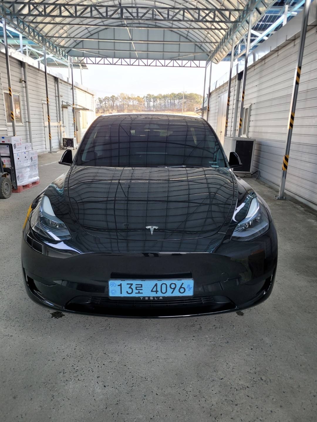 모델 Y BEV(75kWh) RWD 스탠다드 레인지 매물 썸네일