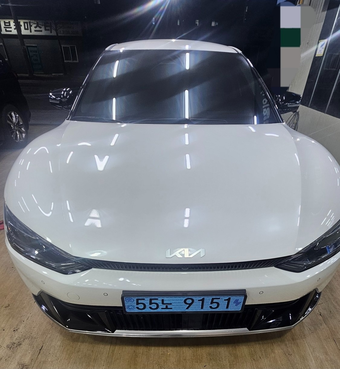 EV6 CV BEV(롱레인지/77.4kWh) AWD 어스(441km) 매물 썸네일