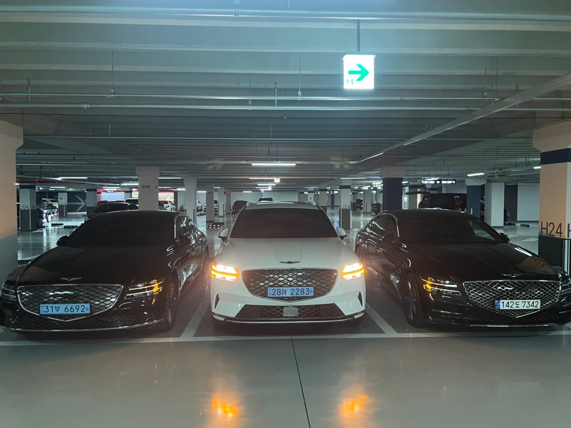 GV70  JK1 5인승(BEV 77.4kWh) AWD 19인치 (SDS1) 매물 썸네일