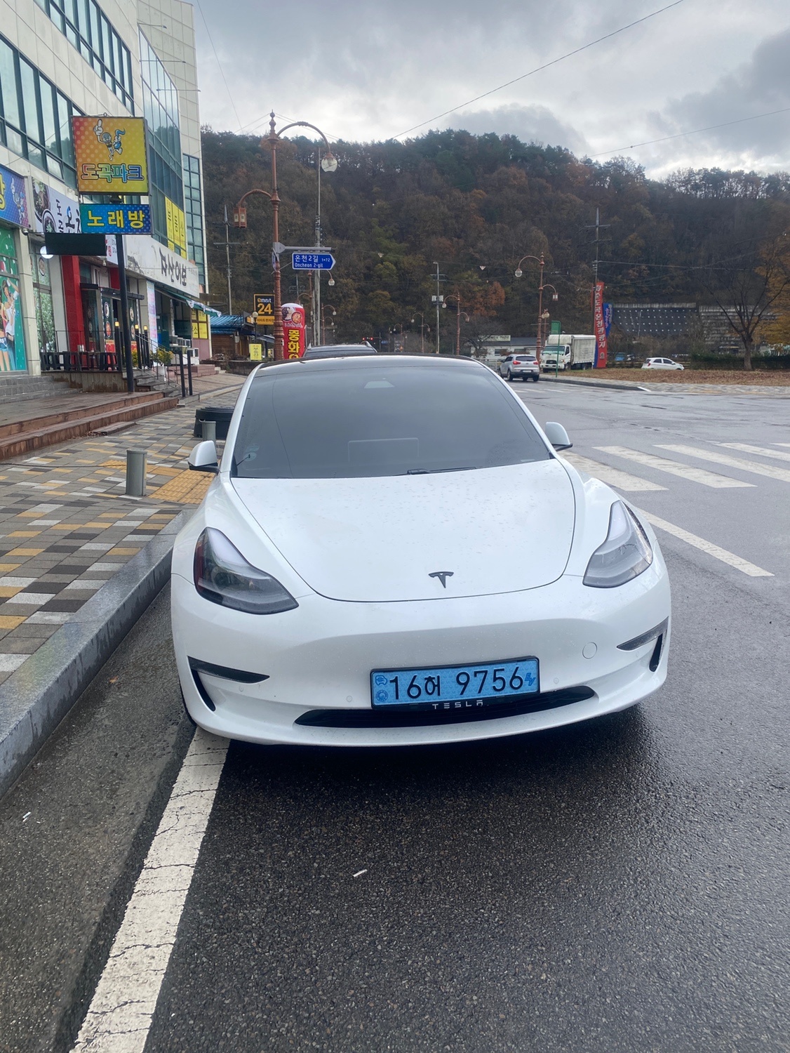 모델 3 BEV(75kWh) AWD 롱 레인지 매물 썸네일