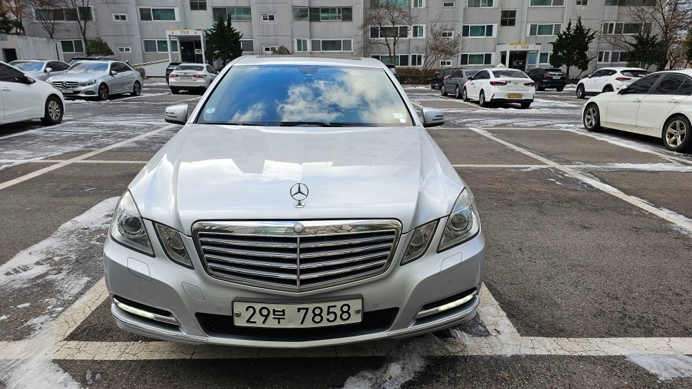 E 클래스 W212 E300 전기형 (231마력)엘레강스 매물 썸네일