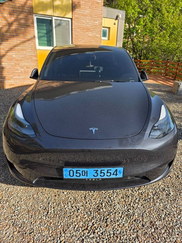 모델 Y BEV(75 kWh) RWD 스탠다드 레인지 매물 썸네일