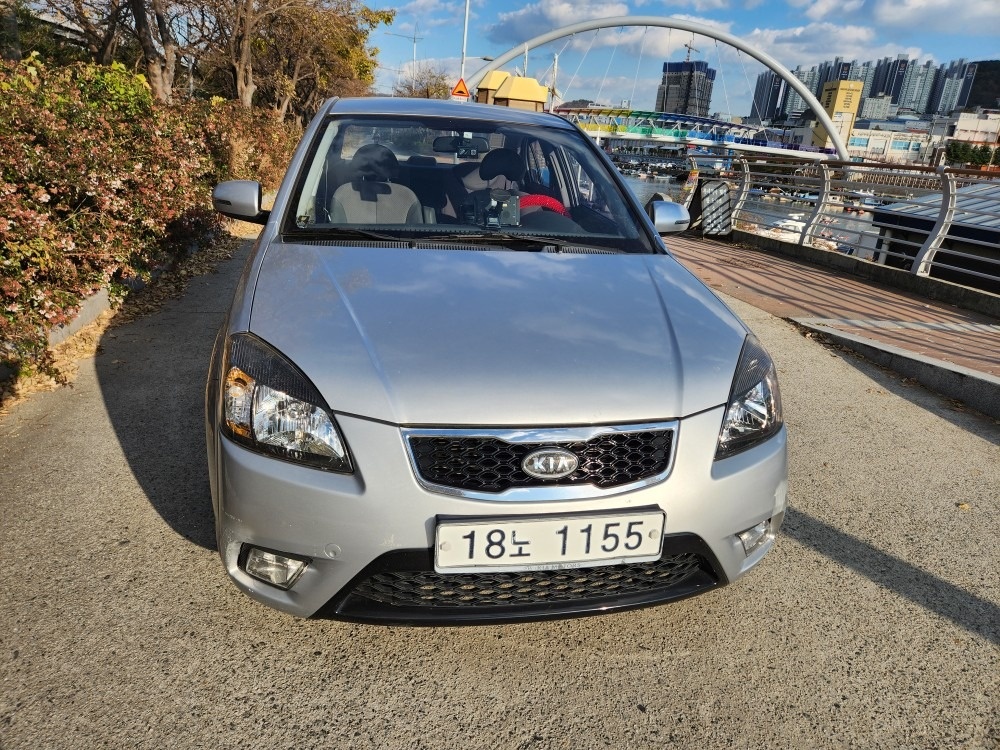 뉴 프라이드 JB 4DR 1.6(CVVT) SLX 매물 썸네일