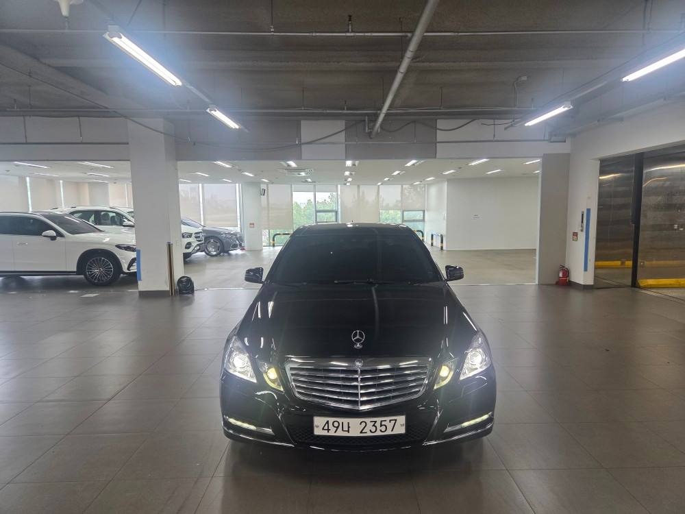 E 클래스 W212 E300 중기형 (245마력)엘레강스 매물 썸네일