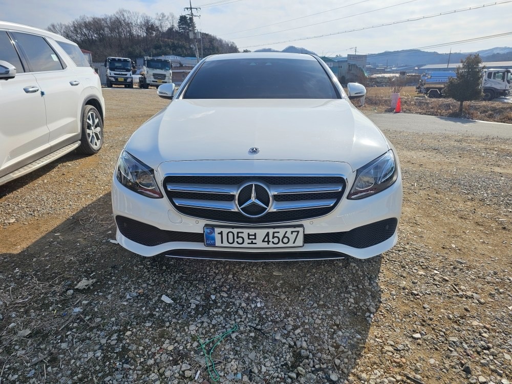 E 클래스 W213 E220 d 4Matic 전기형 (194마력) 매물 썸네일