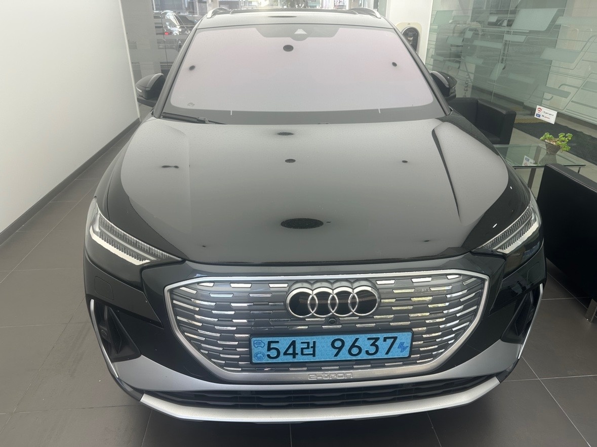 Q4 e-tron BEV(82kWh) RWD 40 프리미엄(386km) 매물 썸네일