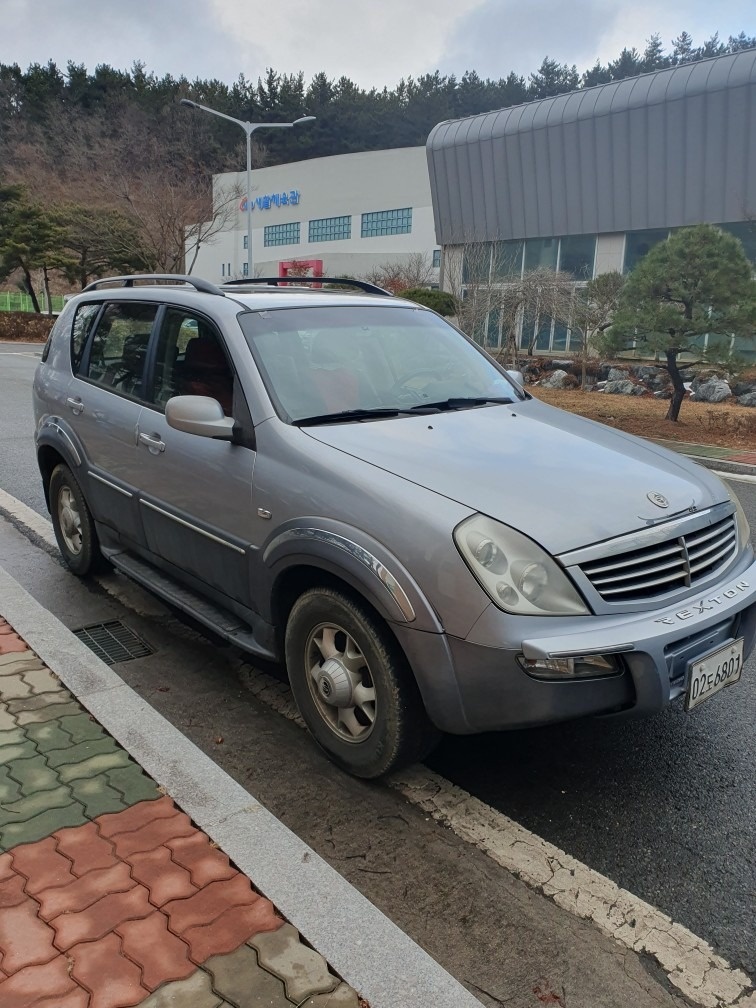 뉴 렉스턴 Y200 7인승(디젤 RX5 EDi) 4WD 최고급 매물 썸네일