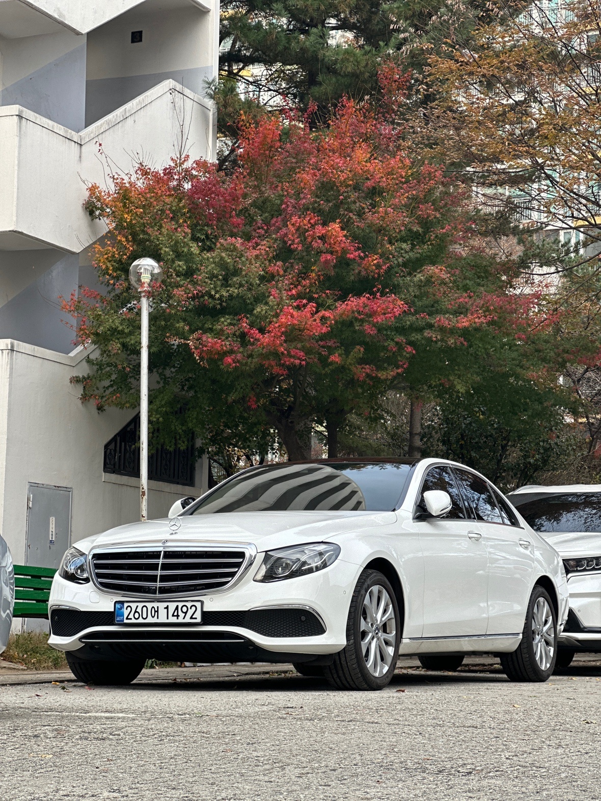 E 클래스 W213 E300 4Matic 전기형 (211마력)익스클루시브 매물 썸네일